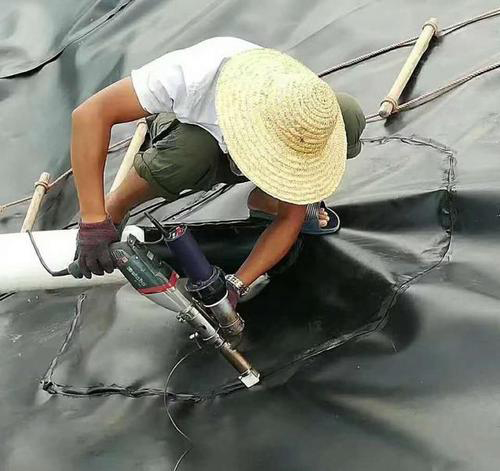 復合土工膜快速粘結(jié)技術